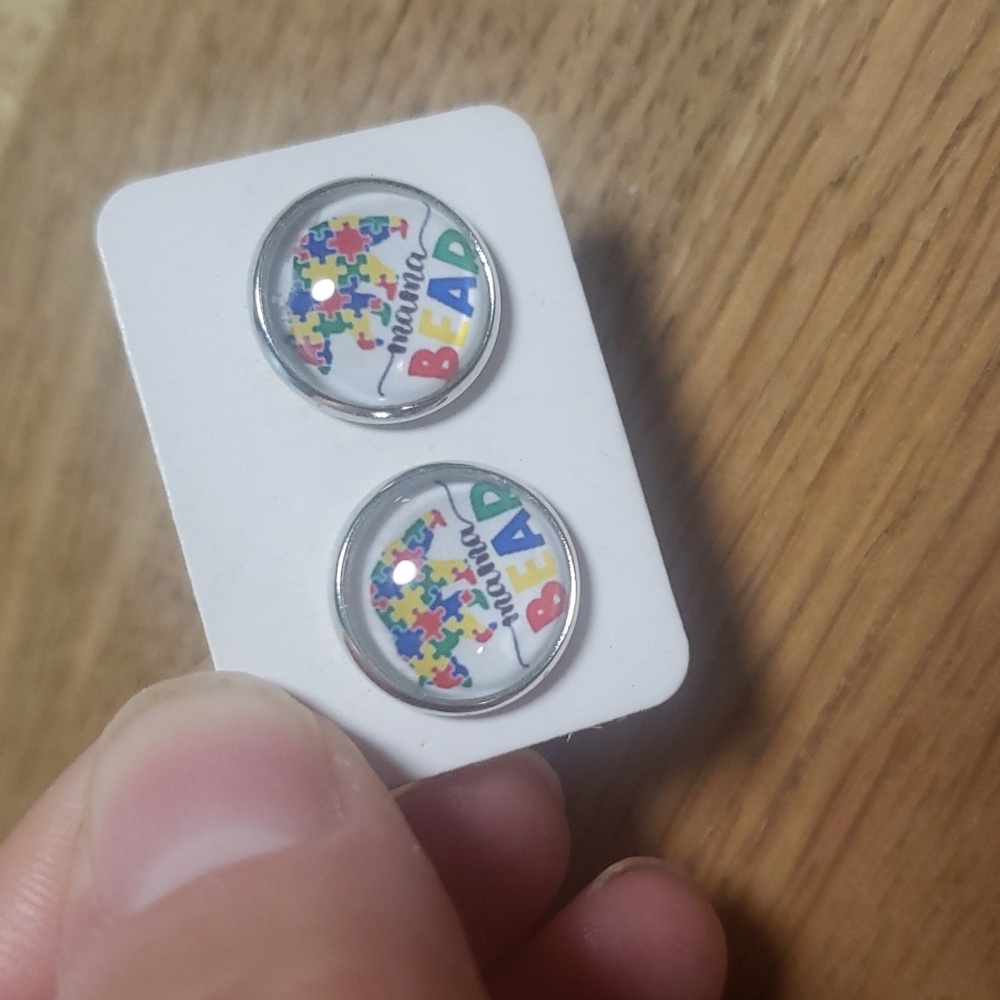 Mama bear studs - Picture 2 of 2
